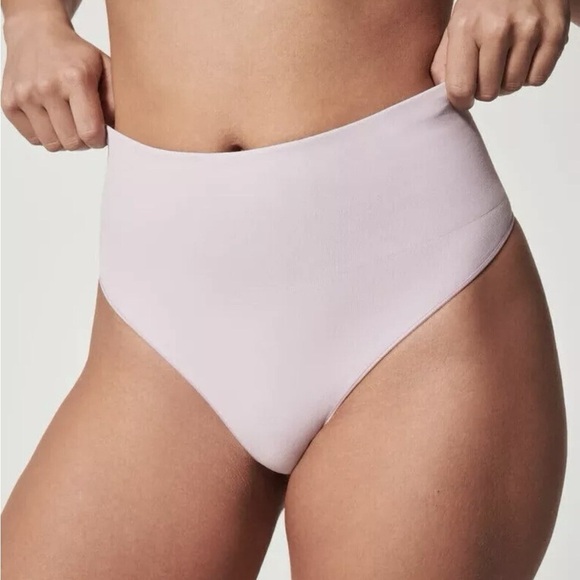 NWT Spanx Ecocare Seamless Shaping Thong Light Orchid Compression Undies Sz M - Picture 1 of 9
